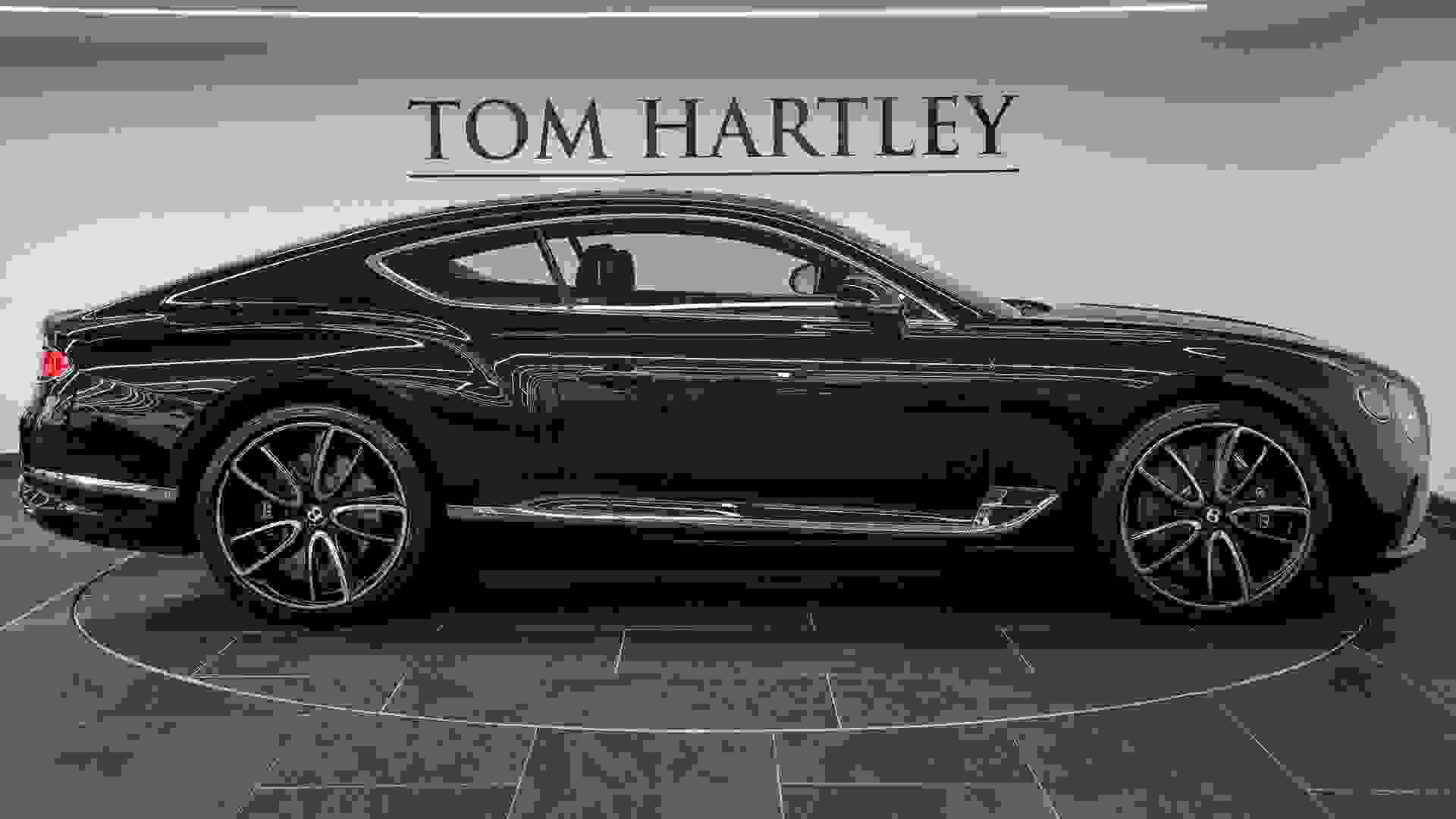 Bentley Continental GT Photo b3698706-a229-40c0-a6ea-198a05dce544.jpg
