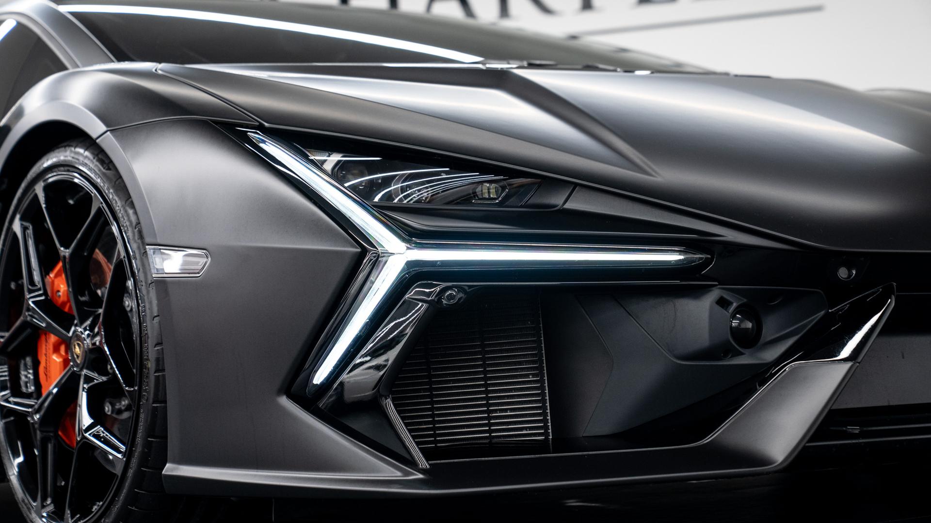 LAMBORGHINI Revuelto Photo b36ab0e6-55ca-4f69-9971-570d40ce5fb8.jpg