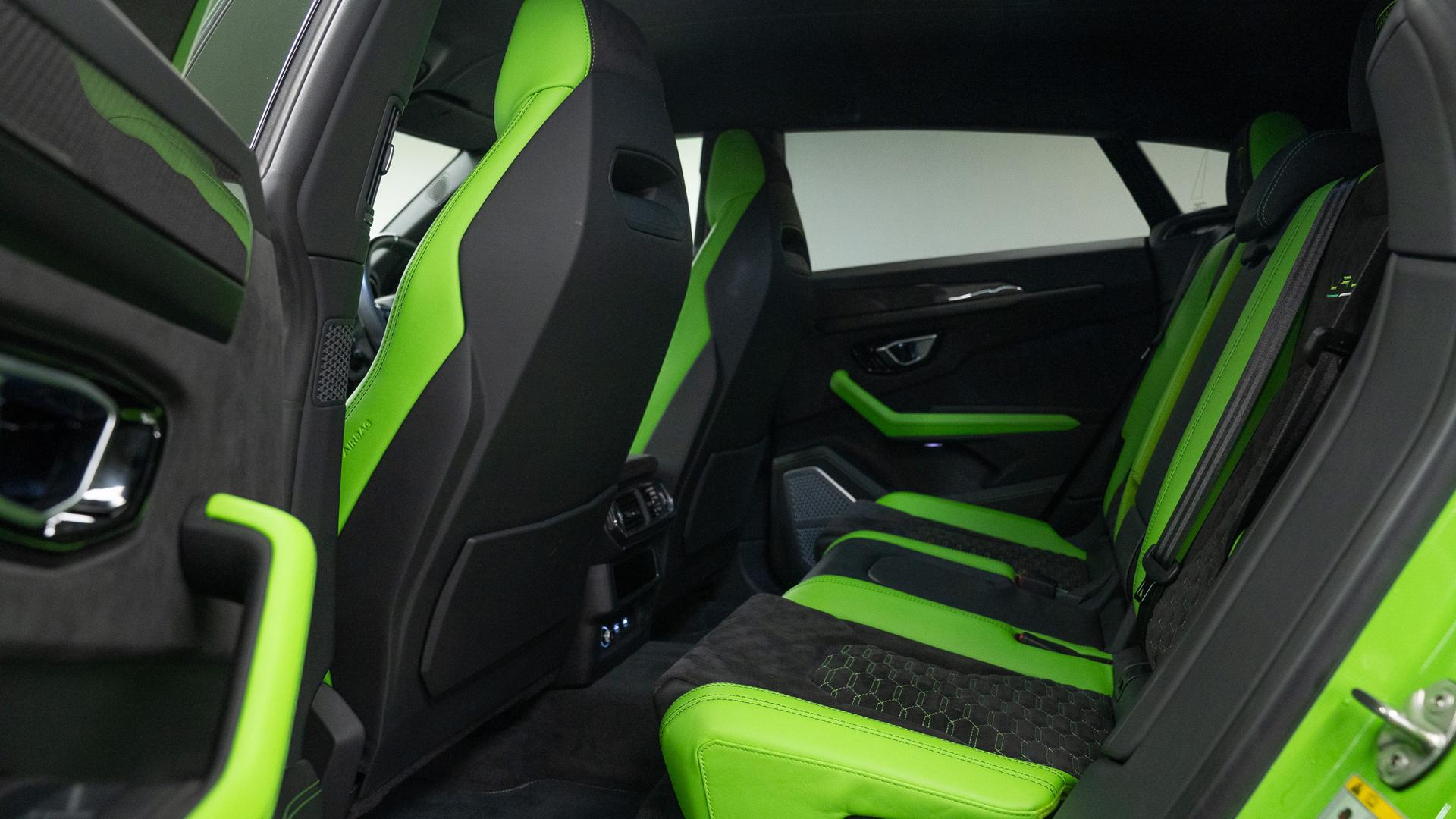 LAMBORGHINI Urus Photo b36b786b-b359-4139-96ba-c588b1fcf558.jpg
