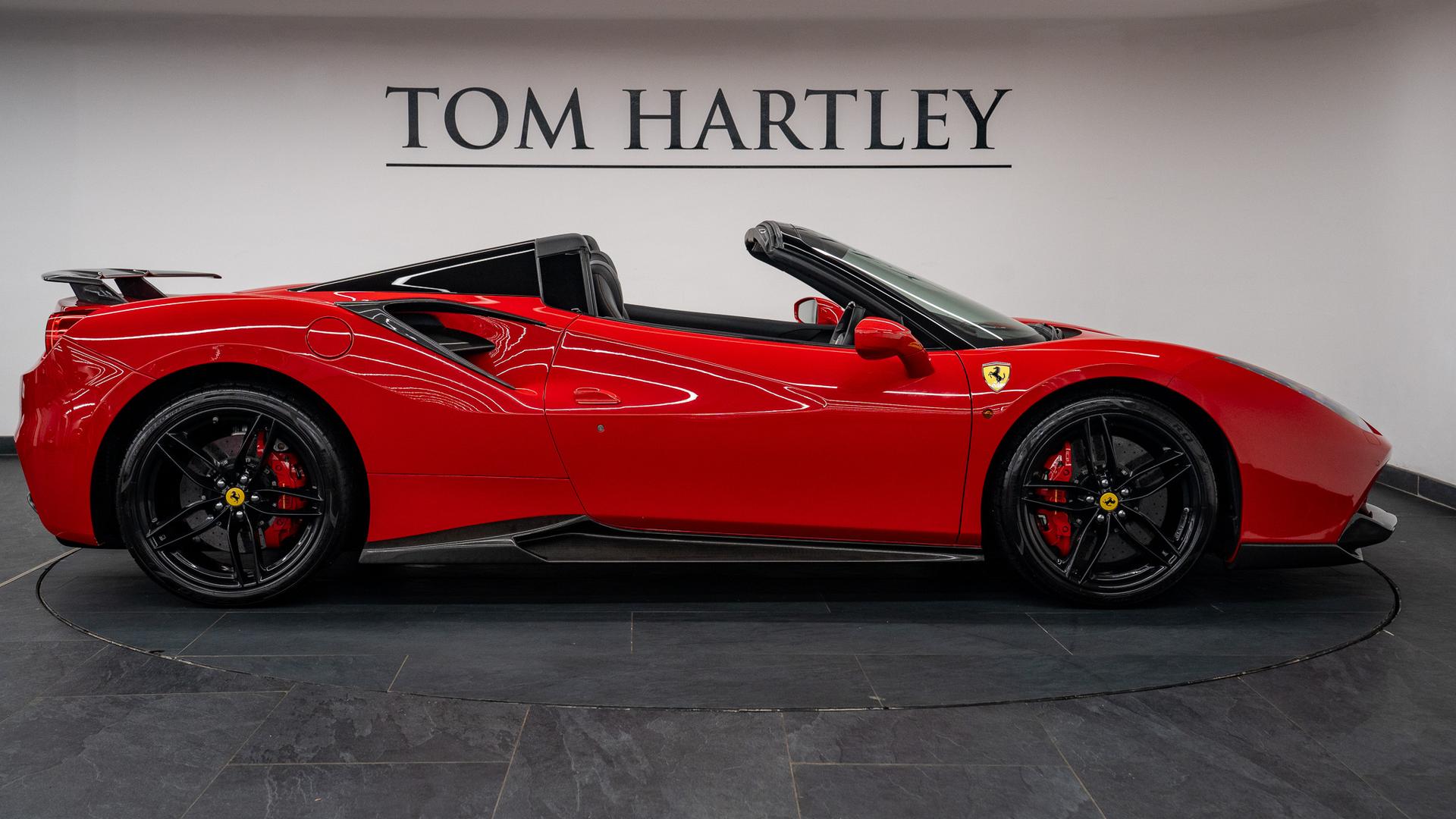 Ferrari 488 Photo b36d8cc9-43e1-4e29-9c92-2928df69a5a0.jpg