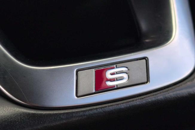 AUDI Q7 Photo 35