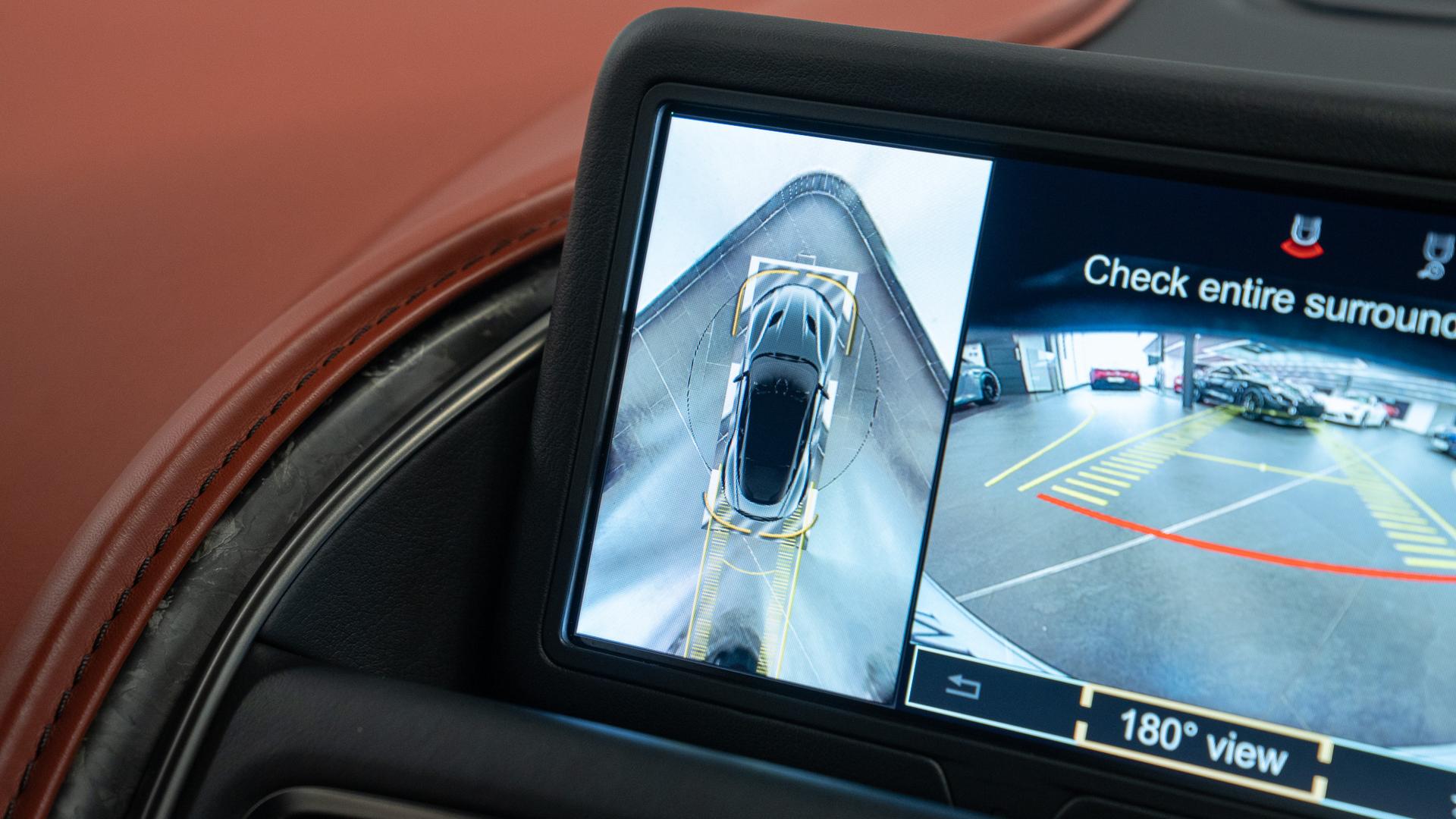 Aston Martin DBS Photo b37d1e61-2f7f-446e-8432-cf1e6c92cafa.jpg