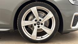 AUDI A4 Photo 5