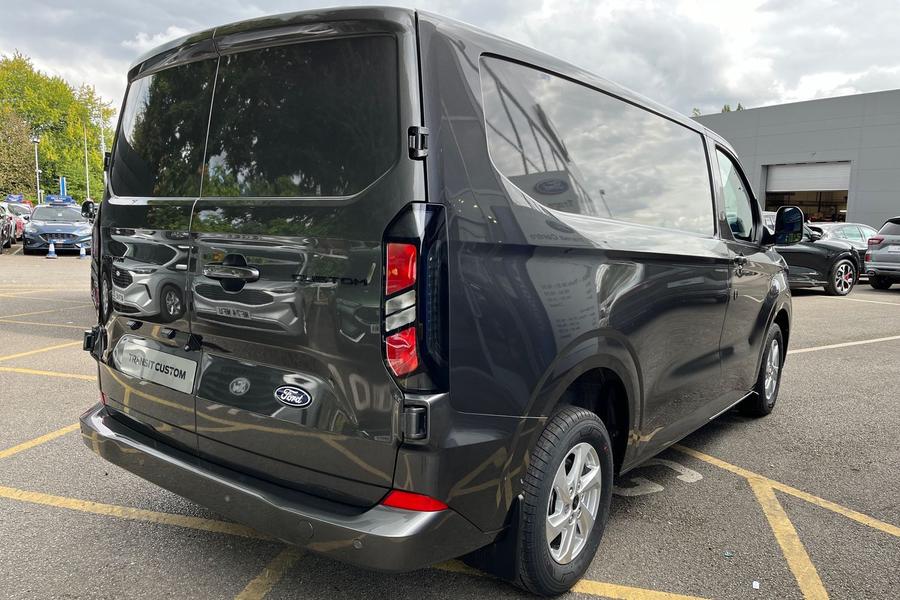 Ford TRANSIT CUSTOM Photo b38d31e0-71fc-4057-93cf-2d1febe25830.jpg