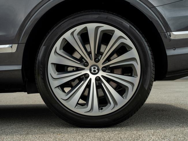 BENTLEY Bentayga Photo 6