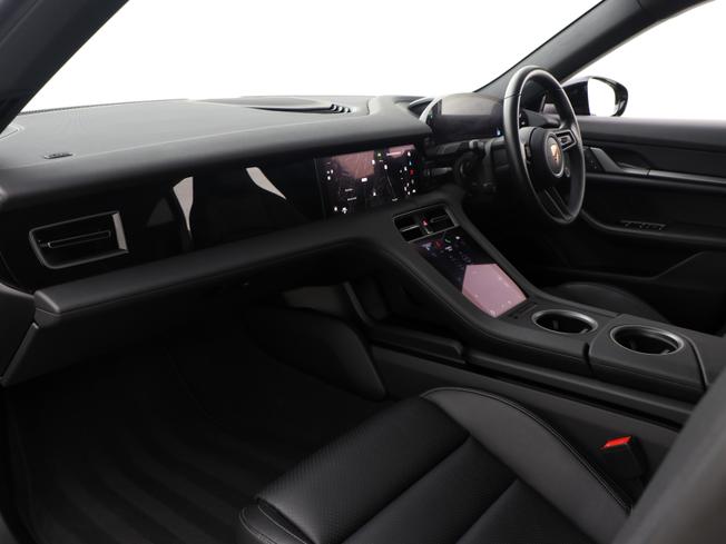PORSCHE Taycan Photo 25