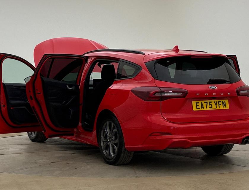 Ford Focus Photo b3b36635-ef4e-4b92-bd5c-e4a47ec694c1.jpg