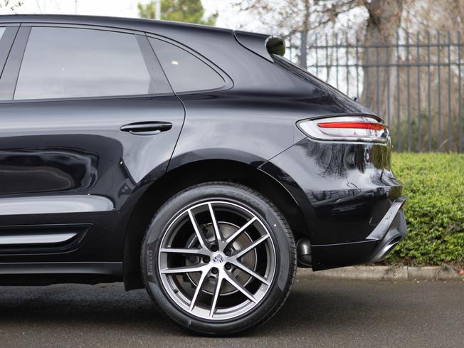 PORSCHE Macan Photo 41