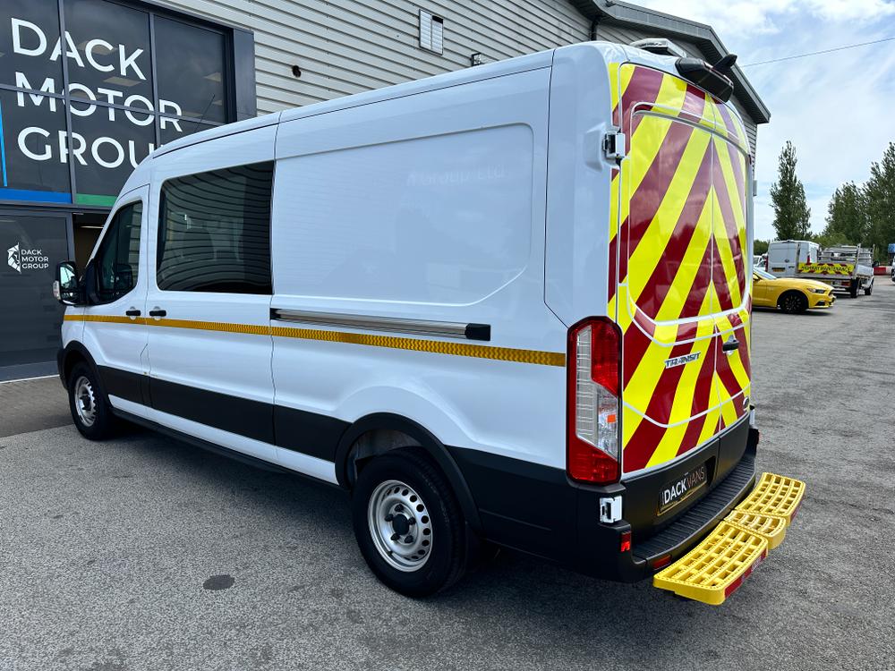 Ford Transit Photo b3be5ac4-ab42-49ee-9eb6-3d5d98664378.jpg