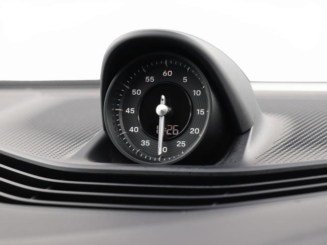 PORSCHE Taycan Photo 15