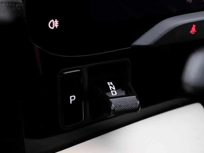PORSCHE Taycan Photo 28
