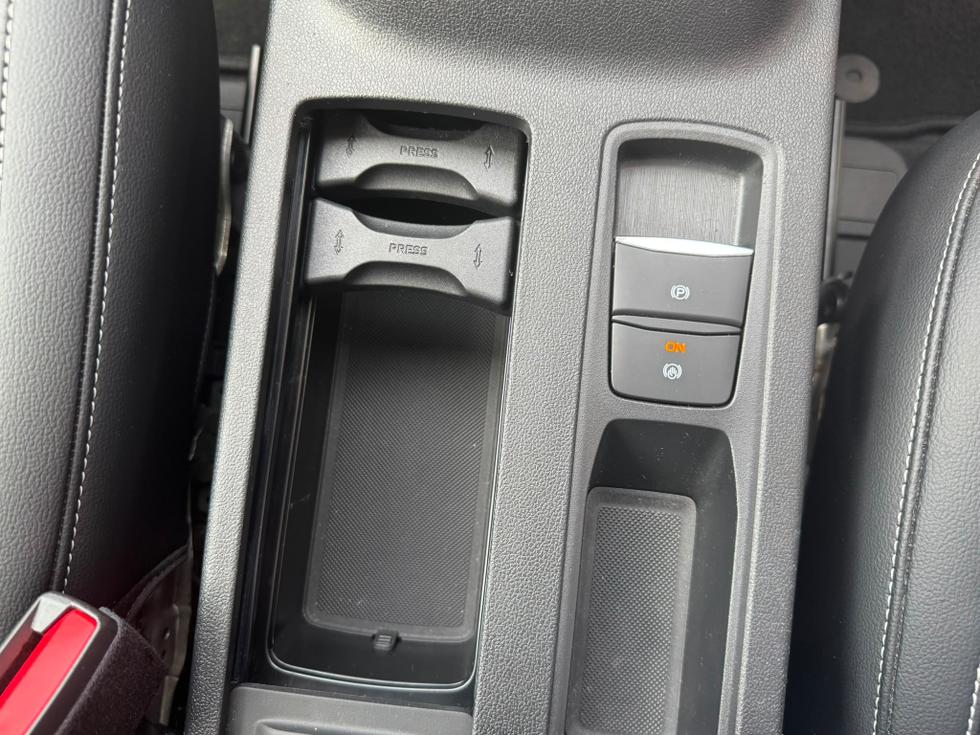 Ford Kuga Photo b3f1bf1a-dc99-4385-b660-784f5e8322ba.jpeg