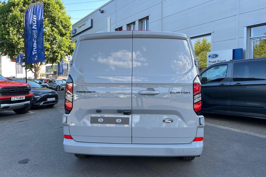 Ford TRANSIT CUSTOM Photo b3f4a116-c866-4523-92d2-e93286ff4589.jpg
