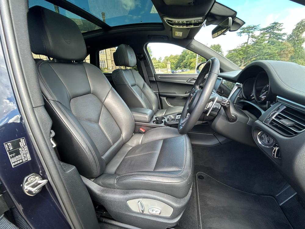 Used Porsche Macan RA71BBJ 19