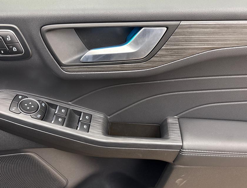 Ford Kuga Photo b3fde38d-58e2-4857-8a61-d59b47cde9b7.jpg