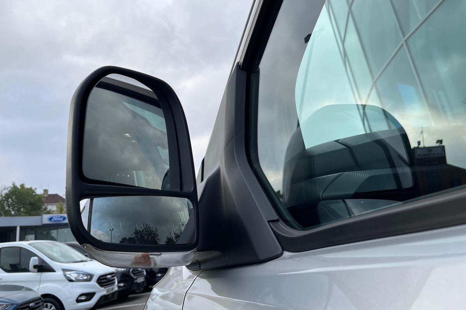 Ford TRANSIT CUSTOM Photo 34