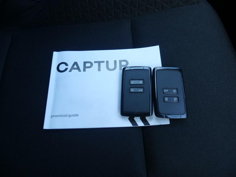 Renault Captur Photo b40b585b-abf5-4008-b38c-1ab544d4ac9a.jpg