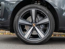 PORSCHE Macan Photo 4