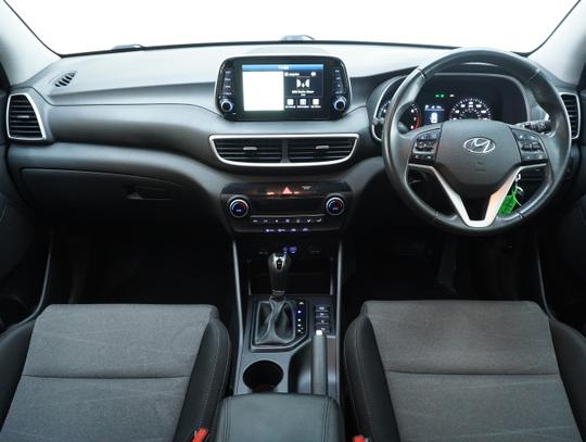 Hyundai TUCSON Photo b421a1ae-af7d-4896-a082-e256ca3400fb.jpg