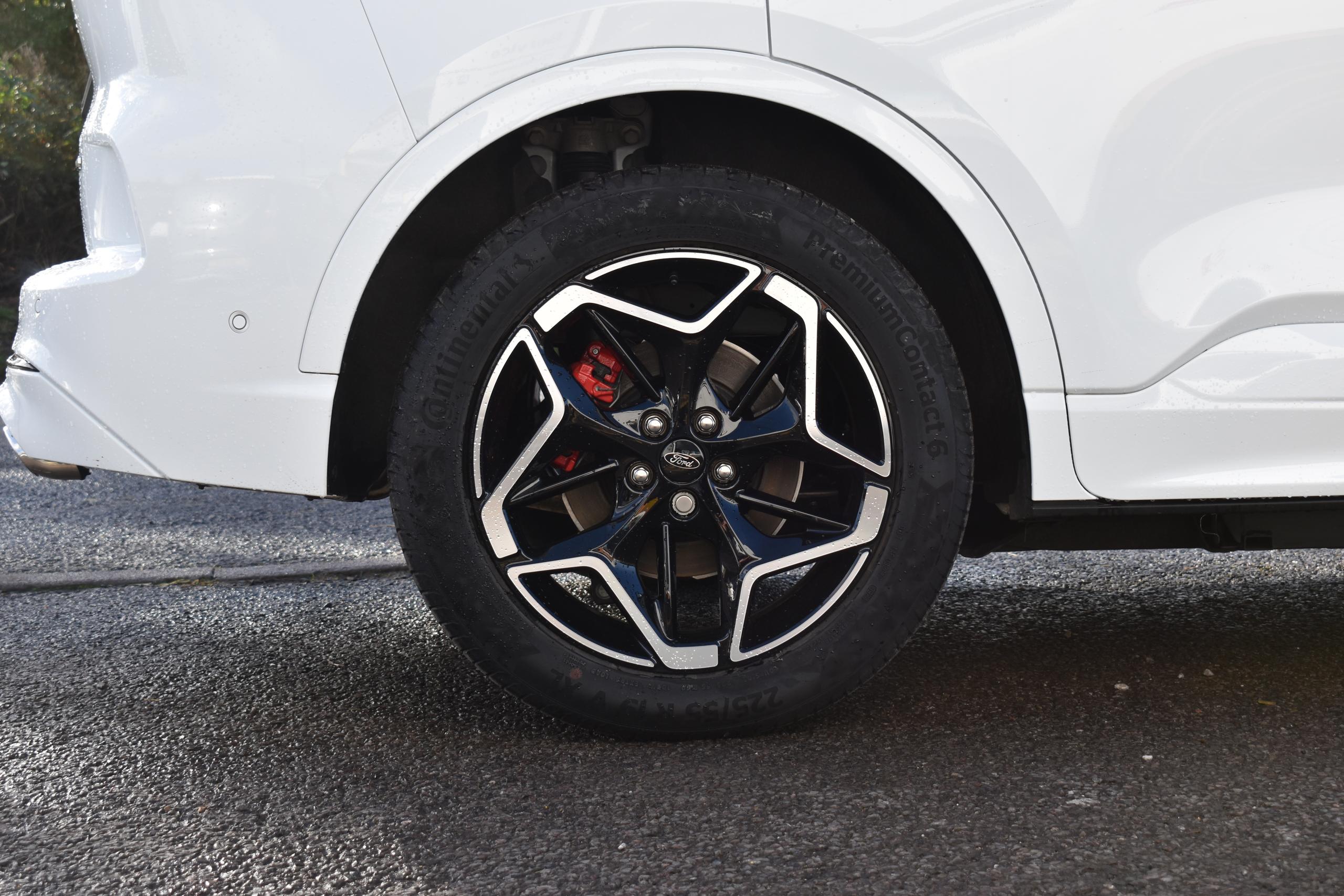 Used Ford KUGA EN74OPT 17