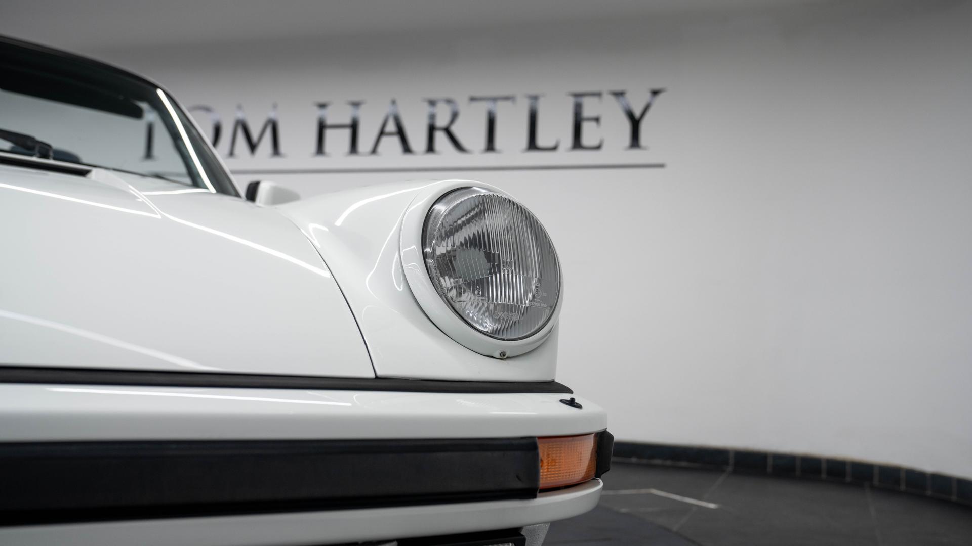 Porsche 911 Carrera Photo b42e2088-a872-4ae1-84d9-751626a86df5.jpg
