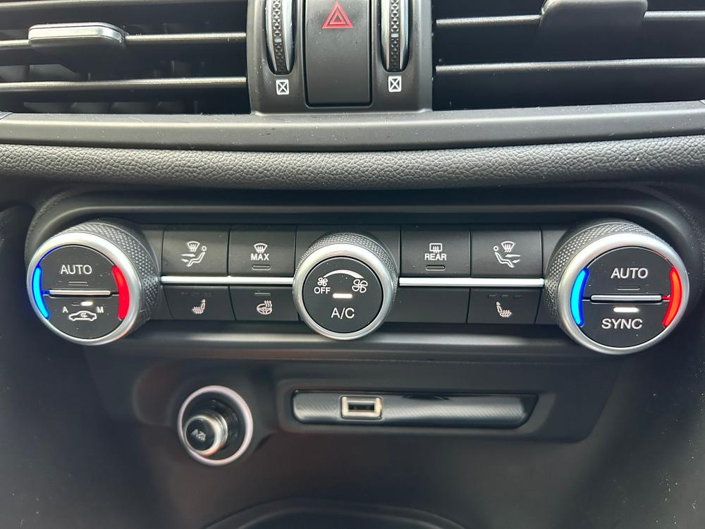 Used Alfa Romeo Giulia WM26GZJ 35