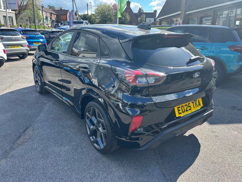Ford Puma Photo b443b67e-388f-490e-9880-84bed826a314.jpeg