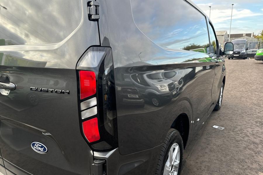Ford TRANSIT CUSTOM Photo b4474342-4d5e-45de-b4fa-8f14dfa65e82.jpg