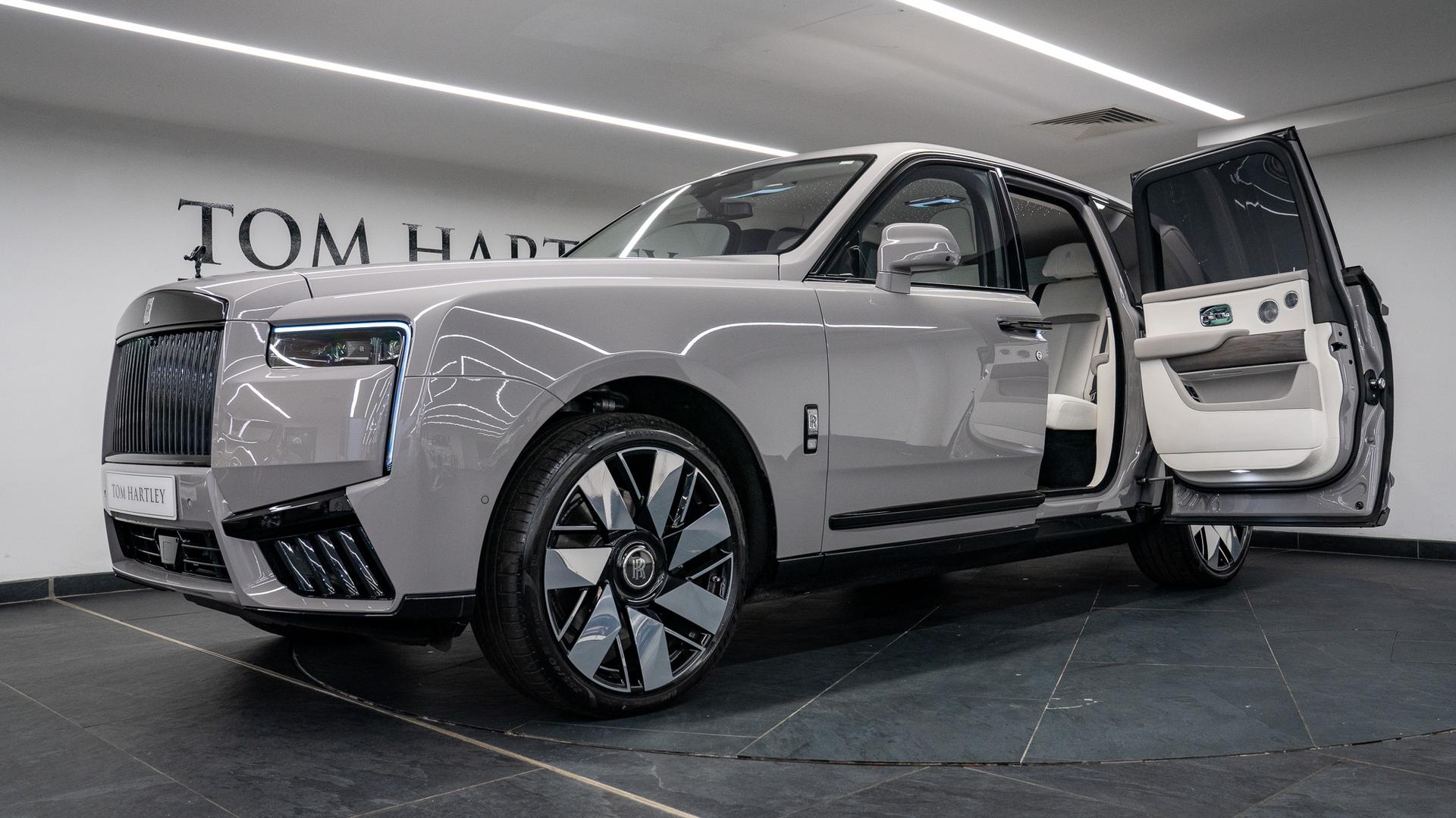 Rolls-Royce Cullinan Photo b45a33a5-37a4-4d31-b80d-a0a0f22cd1fd.jpg