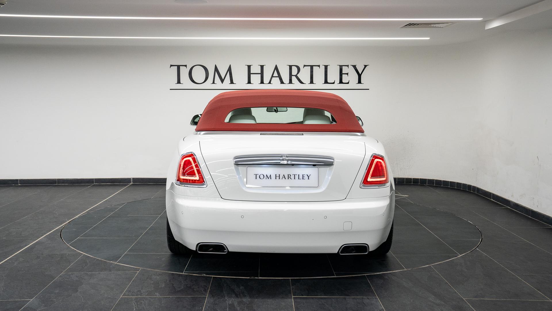 Rolls-Royce Dawn Photo b4614afb-c2fc-4f8e-b03f-c52203daf97b.jpg