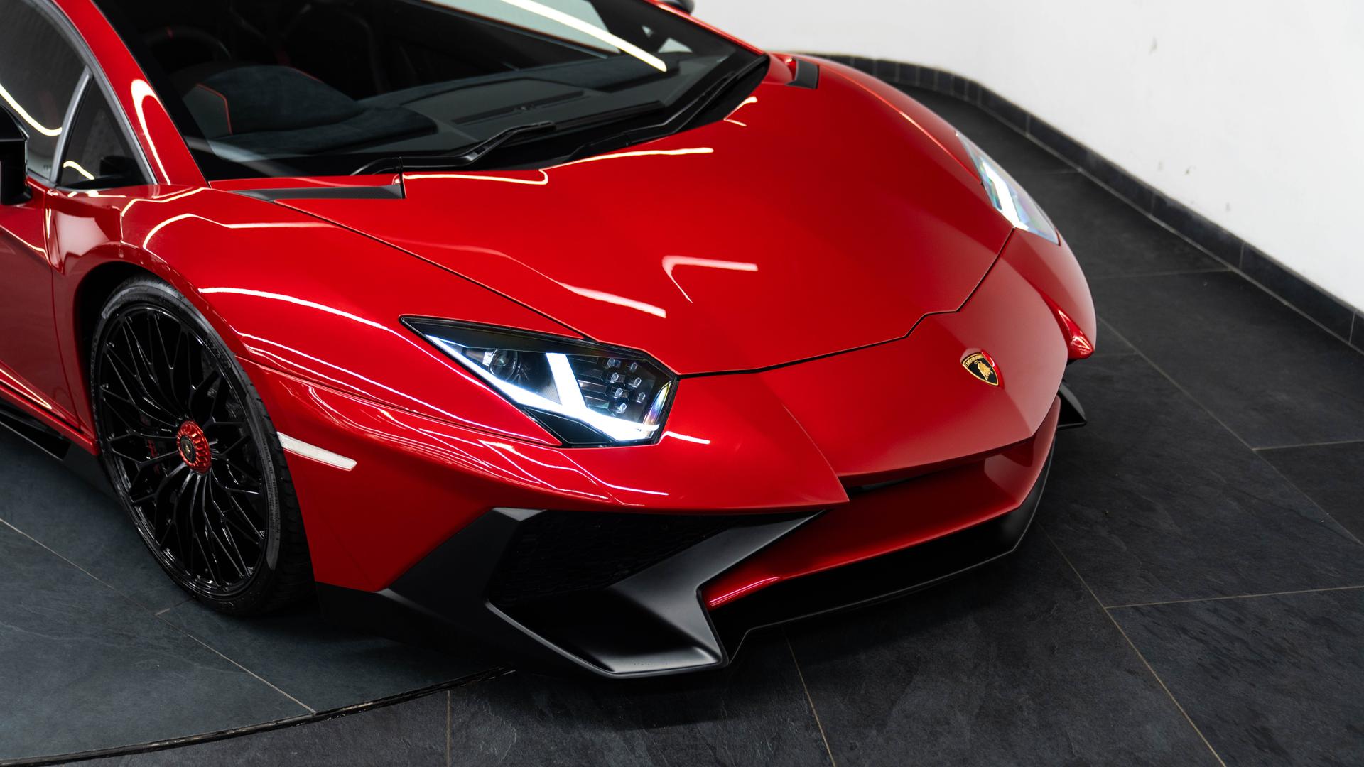 LAMBORGHINI Aventador Photo b46e1a4e-322b-4cd6-901c-dbaeacde984f.jpg