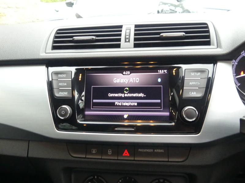 Skoda Fabia Photo b471a912-0321-41fd-bd22-fb0423f42d1d.jpg