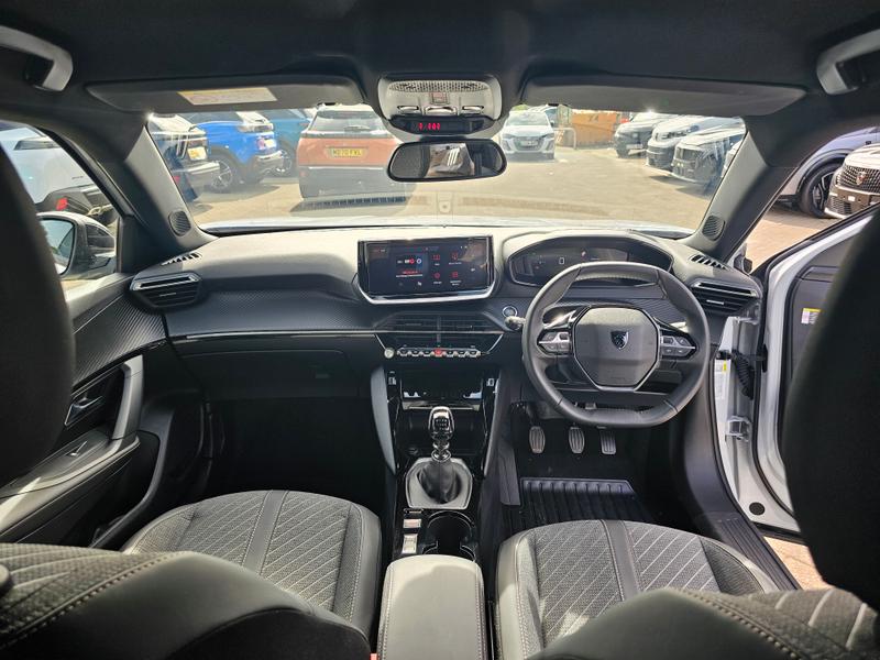 2025 75 PEUGEOT 2008