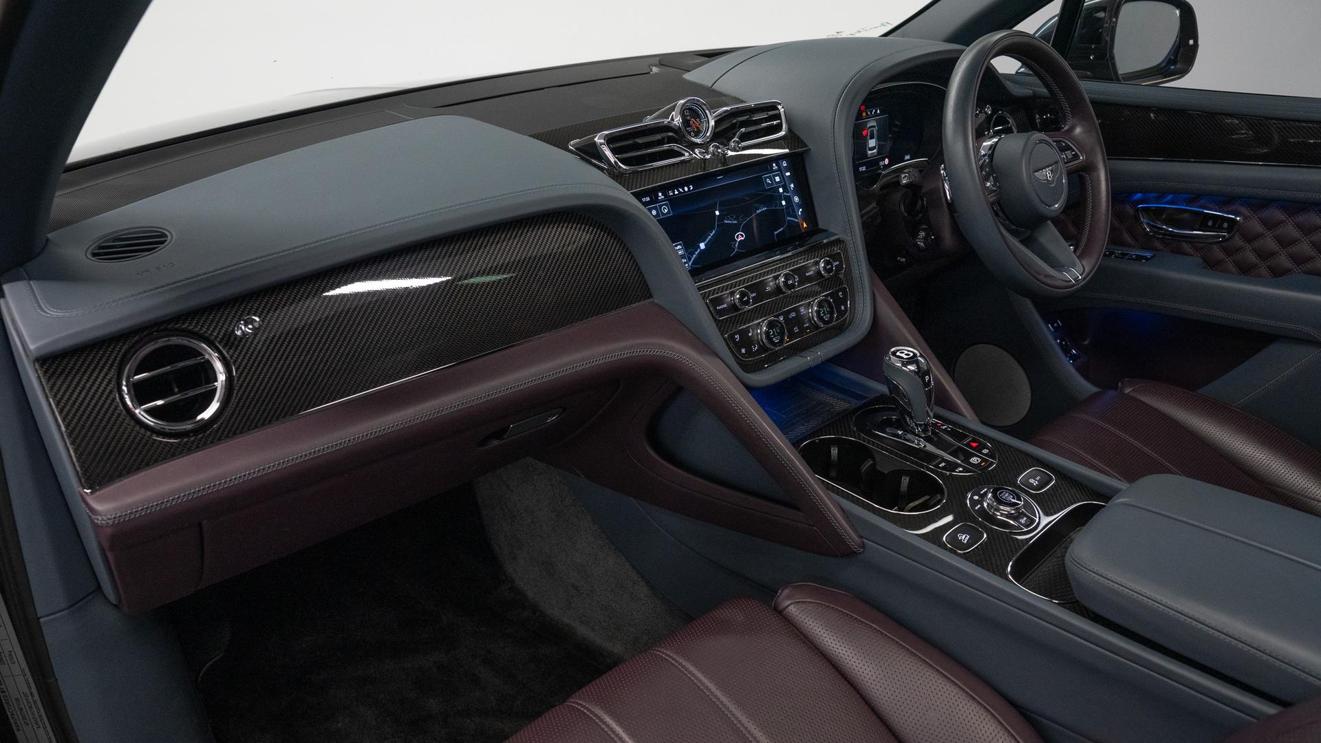Bentley Bentayga Photo b47a6ffc-83f1-48f4-9e6e-cf45678ea6de.jpg