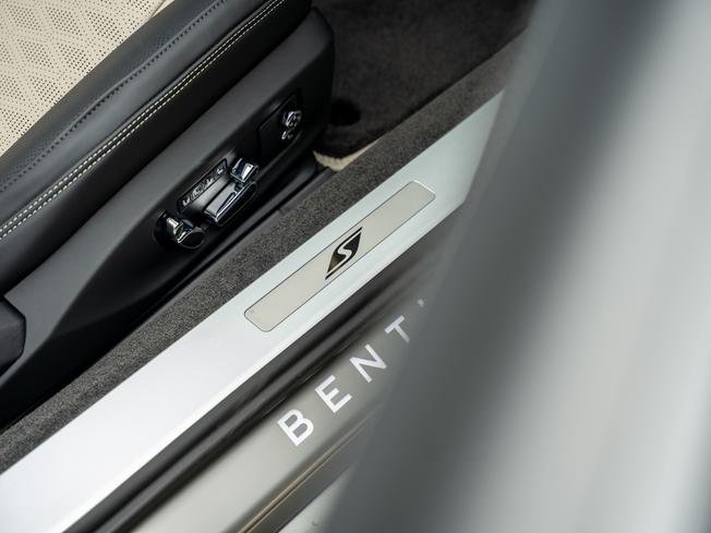 BENTLEY Continental GTC  Photo 38