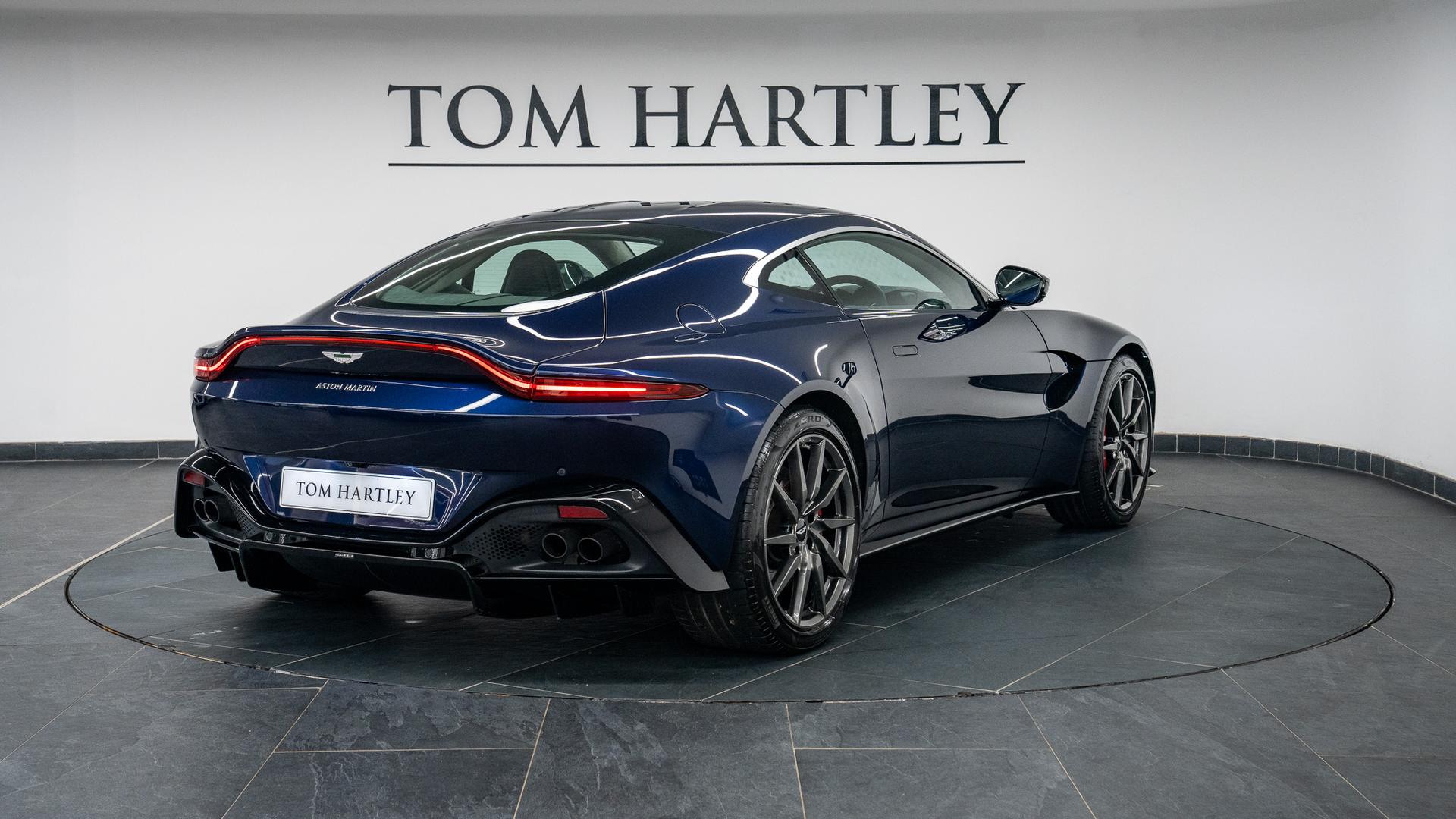 Aston Martin Vantage Photo b4866558-48b8-4017-8277-f58f2ee7d675.jpg