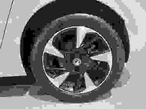 Vauxhall CORSA Photo b487a2e8-7dac-431c-bc42-5c37d57605ac.jpg