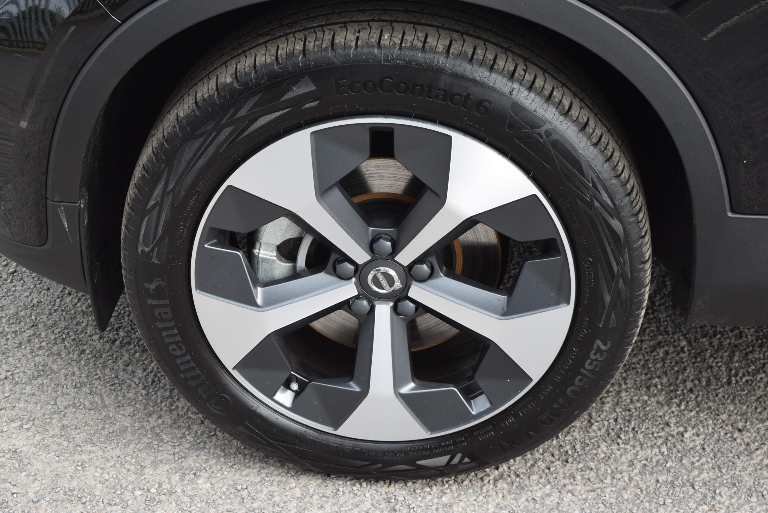 2026 VOLVO XC40 2.0 B4P Plus Dark 5dr Auto - vehicle photo 35 for sale on PureCar
