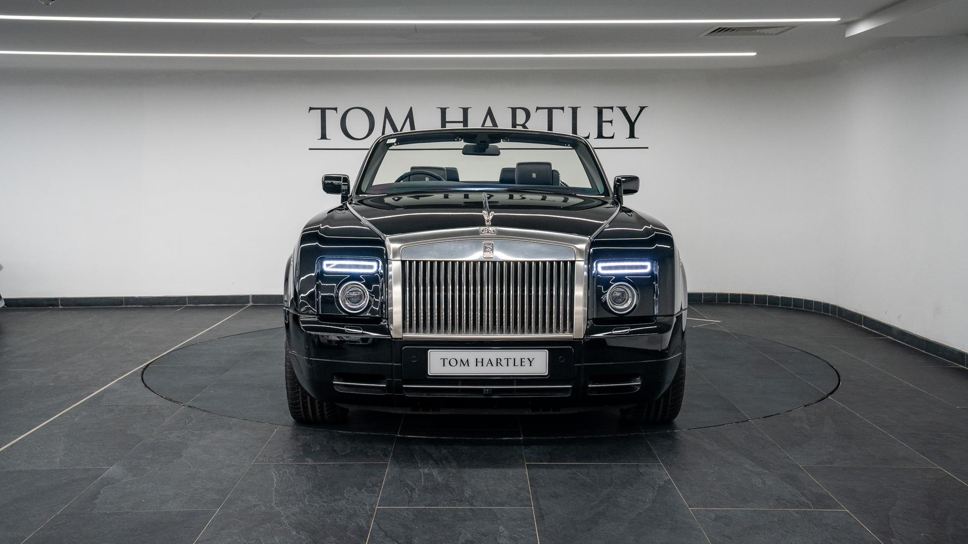 Rolls-Royce Phantom Photo b48927c7-5c4d-4f04-a4f2-2ecab540c351.jpg