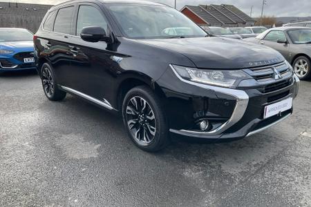 2017 2017 Mitsubishi Outlander 2.0h 12kWh 5hs SUV 5dr Petrol Plug-in Hybrid CVT 4WD Euro 6 (s/s) (200 ps) Petrol Plug-In Hybrid photo