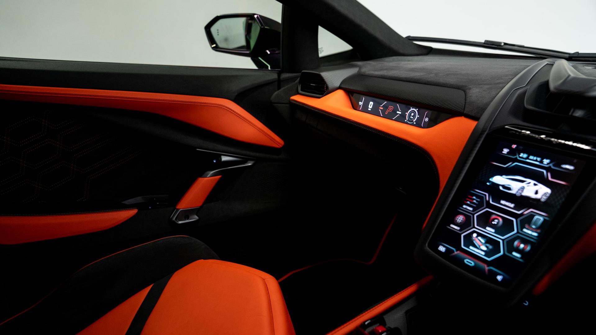 LAMBORGHINI Revuelto Photo b4ae4408-cb7f-412a-b773-5d1a7d32de7c.jpg