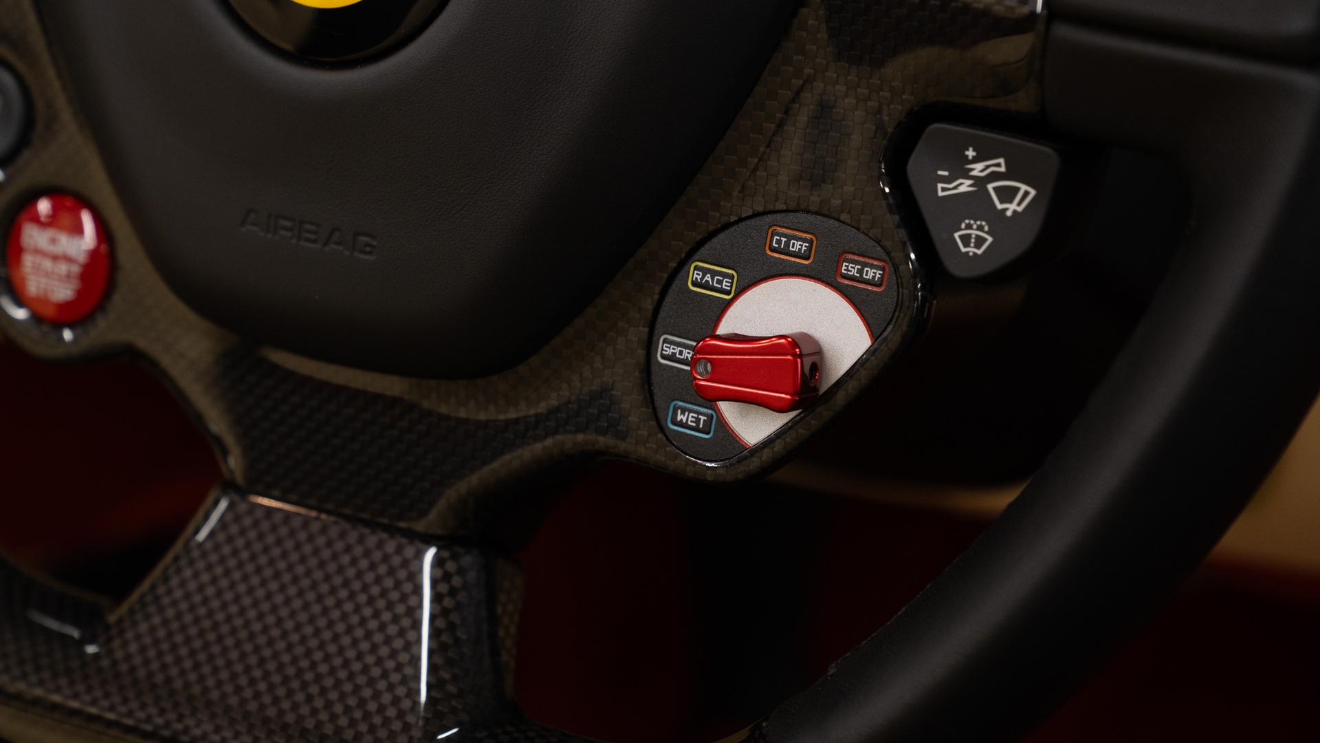 Ferrari 488 Photo b4e97872-5c66-48cf-b7a3-70c5a30cd806.jpg