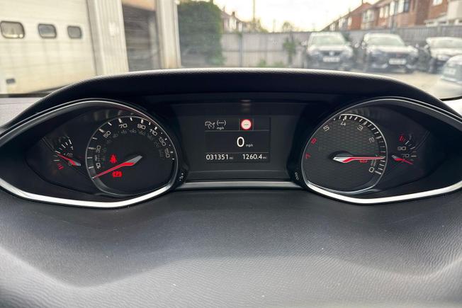 PEUGEOT 308 Photo 15