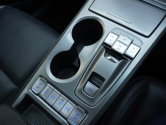Hyundai KONA Photo b504a2e6-c789-4e40-b8db-6033eef890ad.jpg