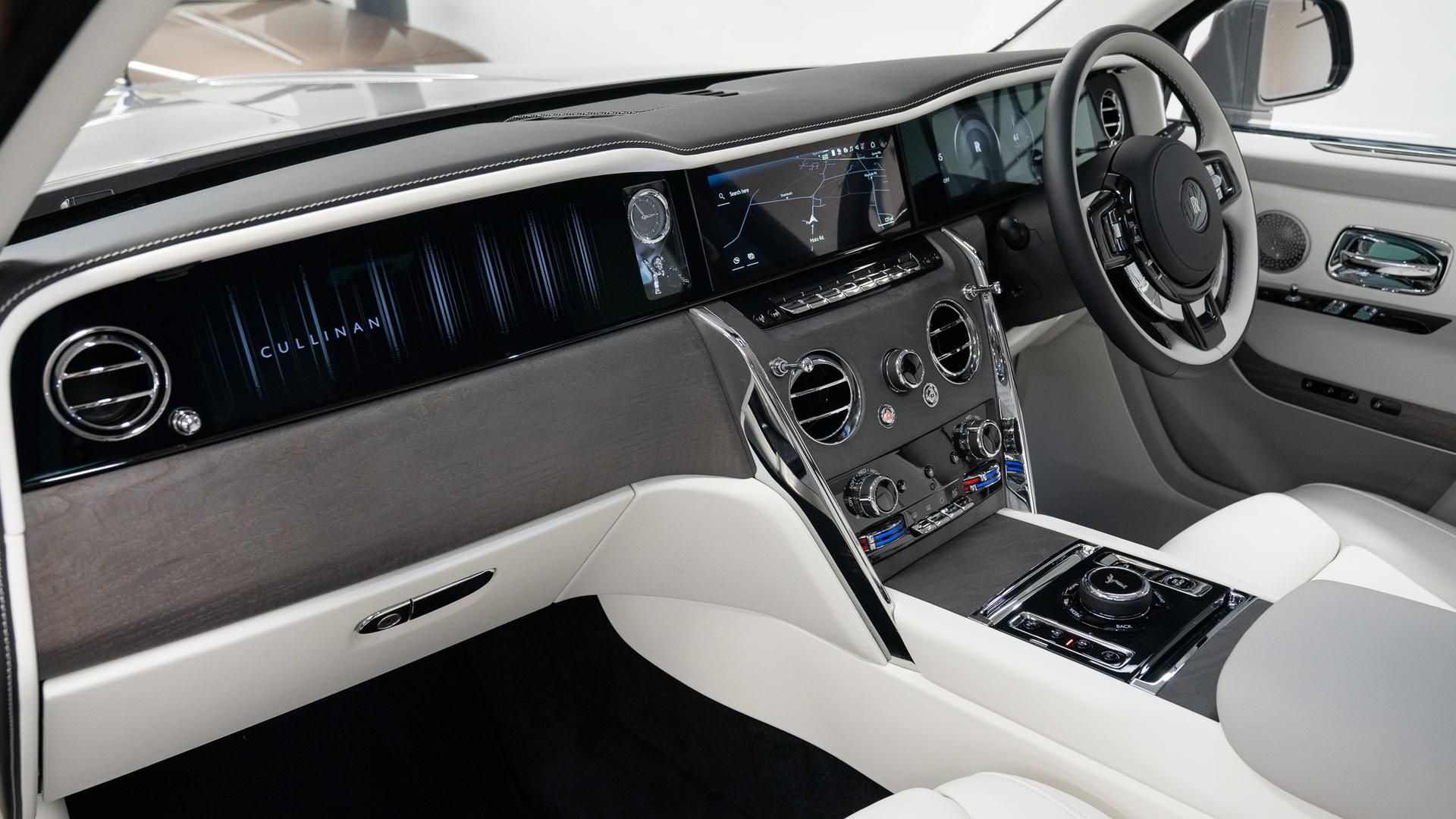 Rolls-Royce Cullinan Photo b5077375-97fa-4ffd-862b-f73101f99d7a.jpg