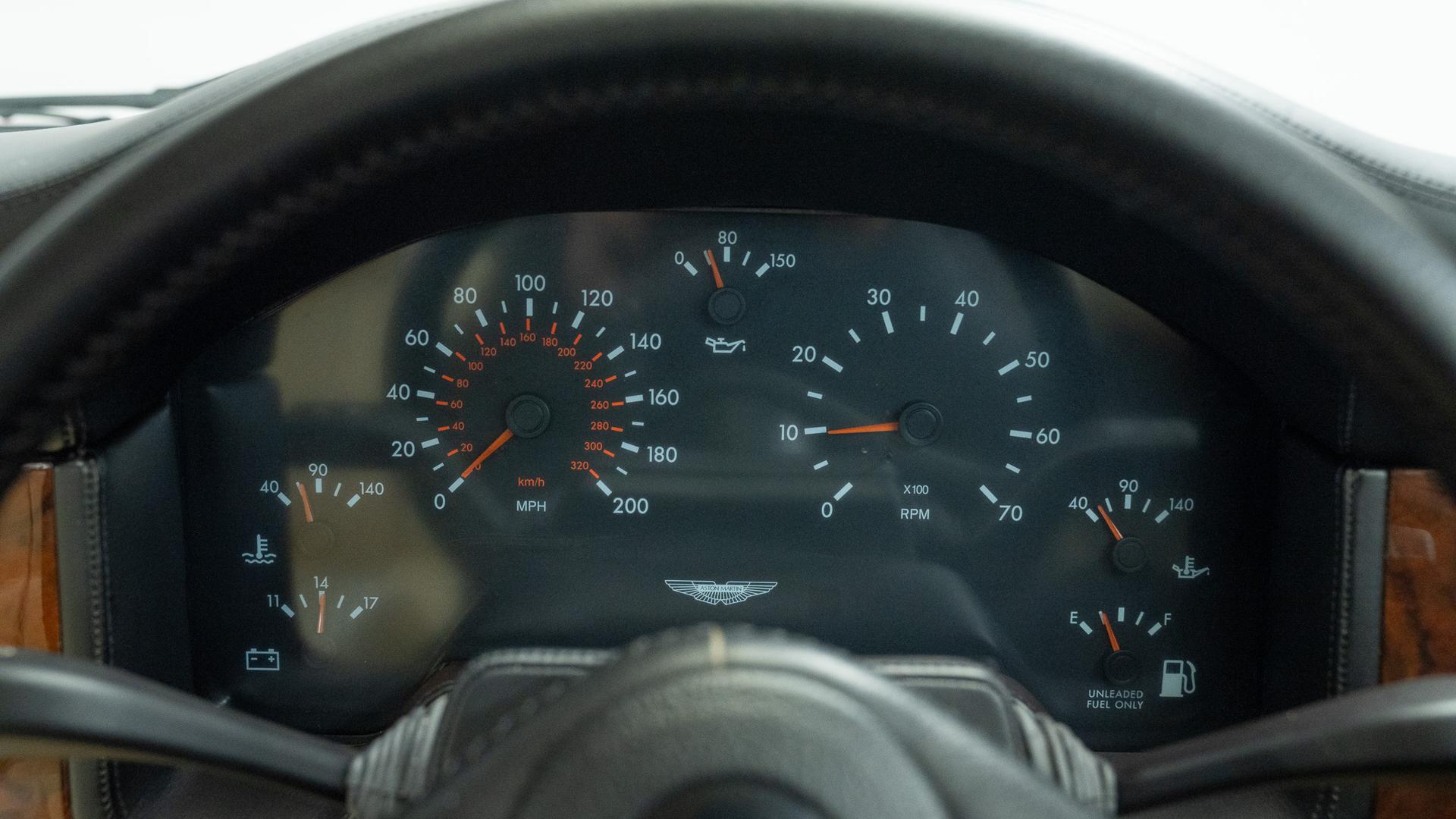 Aston Martin Virage Photo b5082754-9329-49b5-aeaf-ad5daba63cc3.jpg