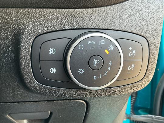 Ford Fiesta Photo 49