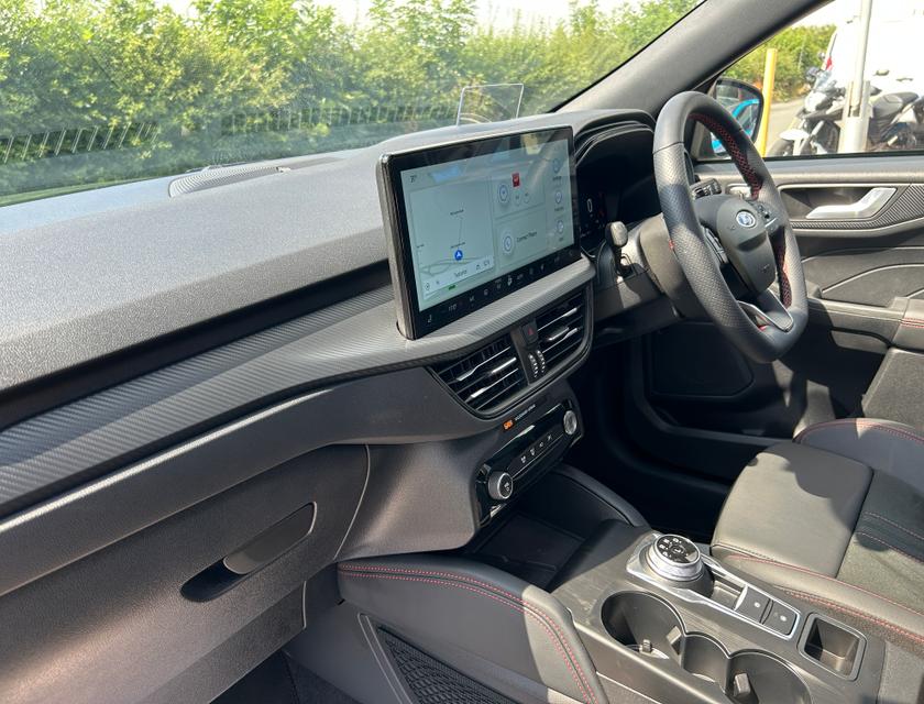 Ford Kuga Photo b531fb15-40cc-4b12-a393-8f9158be4e14.jpg