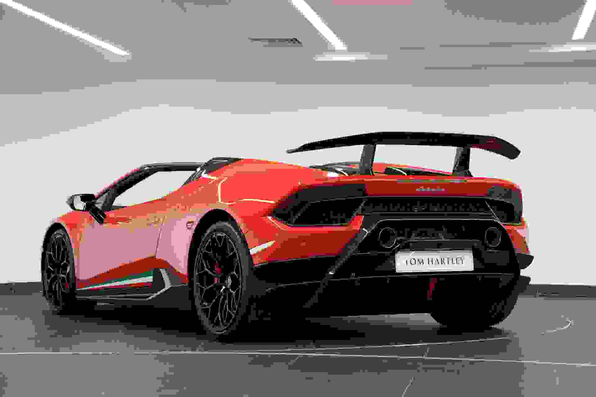 Lamborghini HURACAN Photo b5346518-364a-4858-8f96-7271582a4efc.jpg