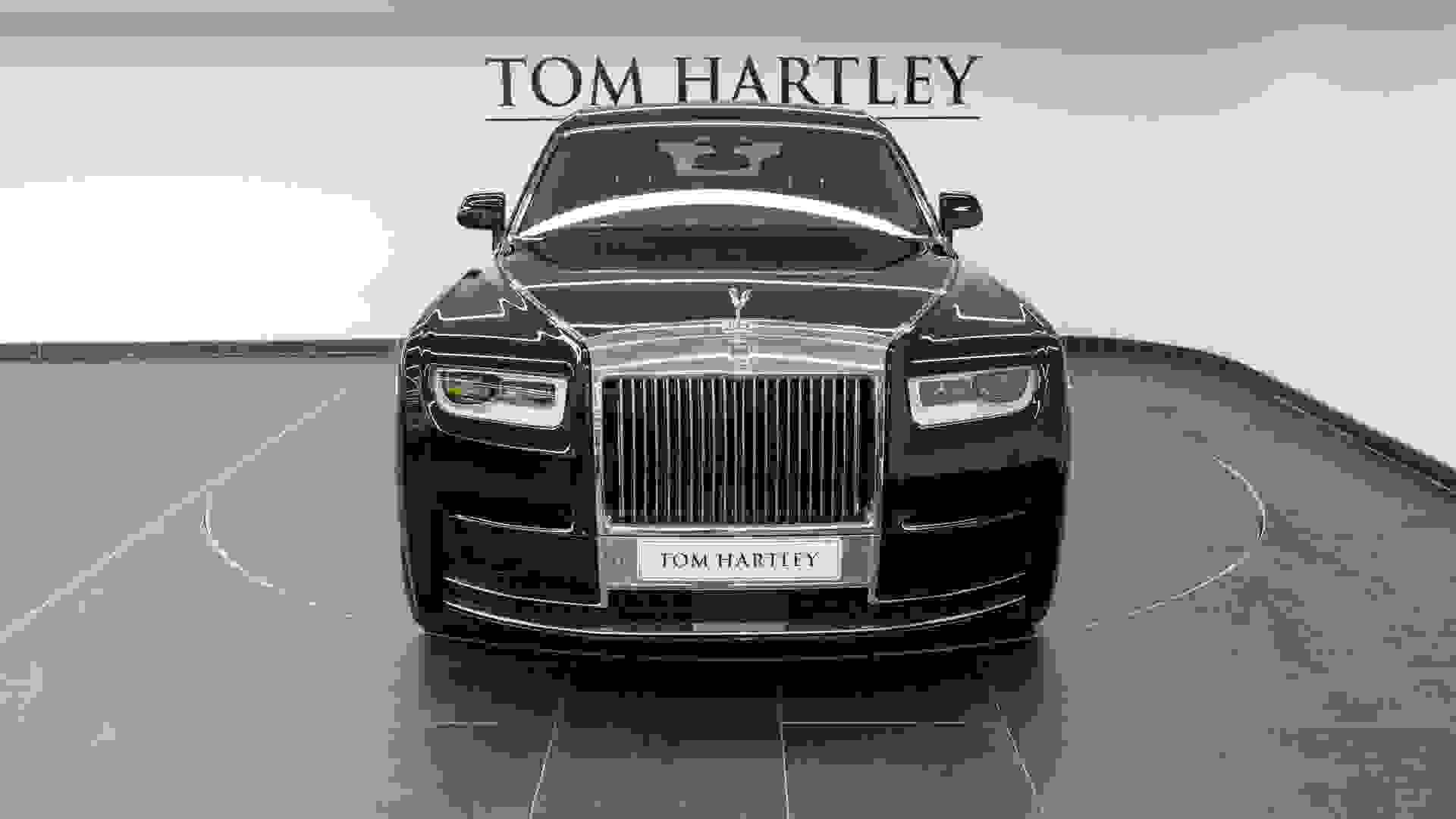Rolls-Royce Phantom Photo b53b0084-5a92-4d47-b2ec-c76628a0e3b0.jpg